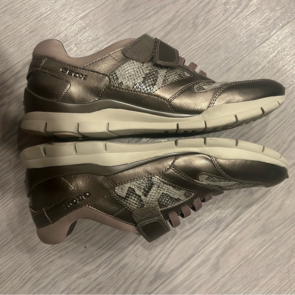 Geox Snakeskin Sneakers M6.5 W8 - Picture 3 of 6